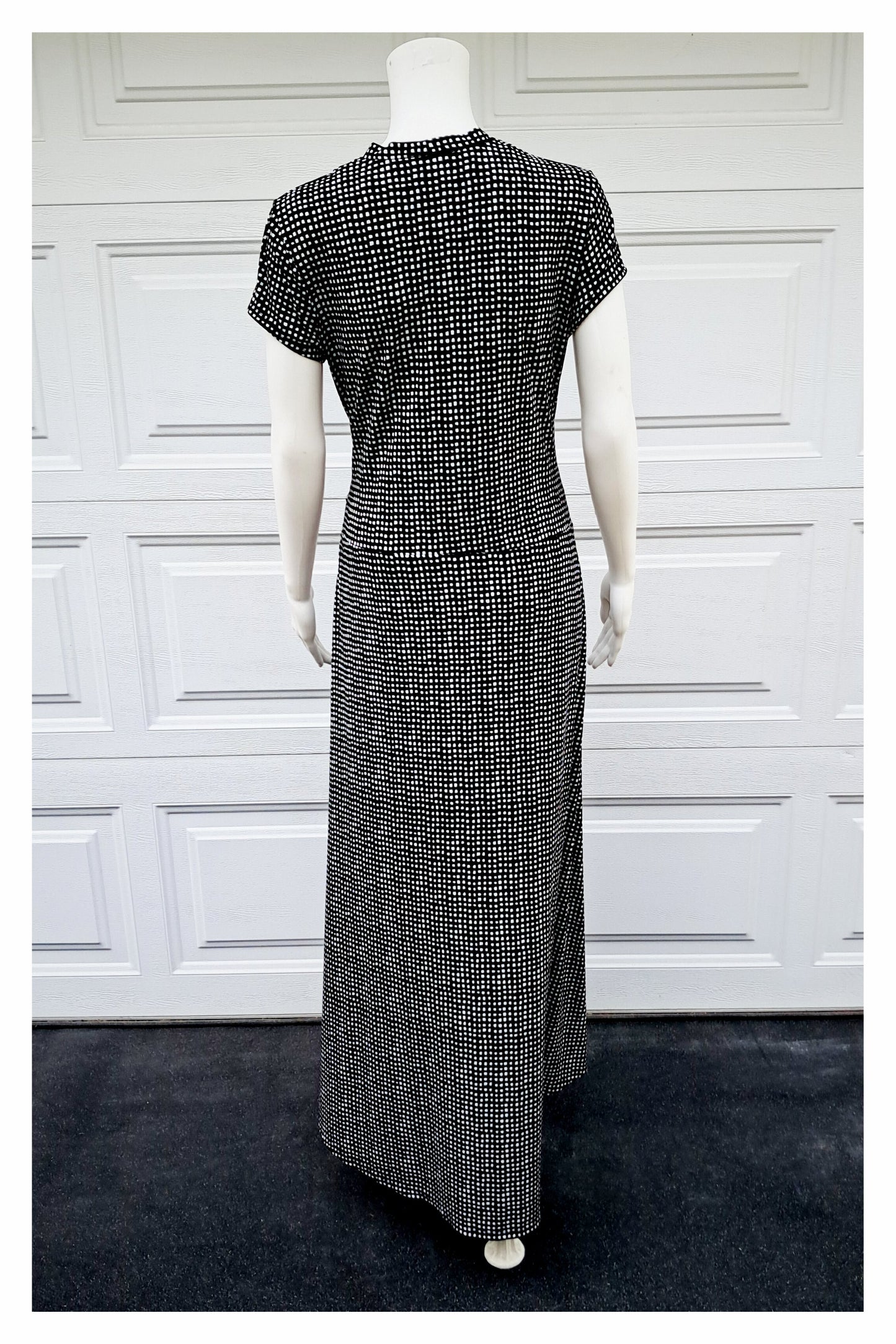 Michael Kors Short Sleeve Black & White Maxi Dress, Size 10 Petite