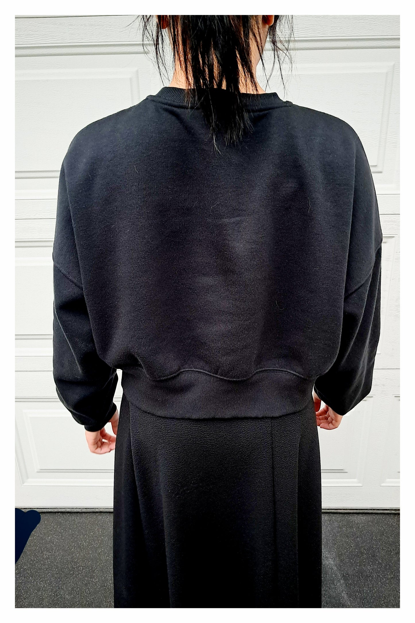 Short-Cropped Long Sleeve Sweatshirt